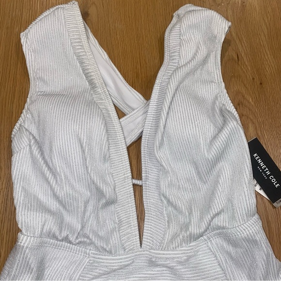 Kenneth Cole Shimmer Plunge One Piece White Medium - Picture 5 of 9